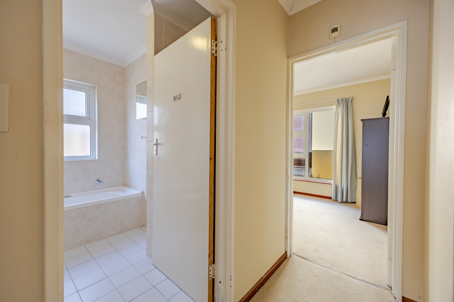 2 Bedroom Property for Sale in Lakeside Western Cape
